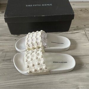 Saks fifth Avenue dahlia metallic pool slide sandal white size 7